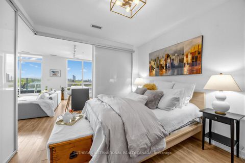 Photo 12 at 714 - 377 Madison Avenue, Casa Loma, Toronto