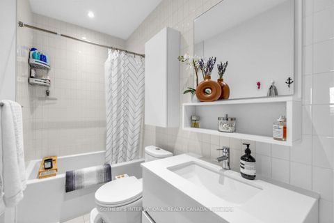 Photo 14 at 714 - 377 Madison Avenue, Casa Loma, Toronto