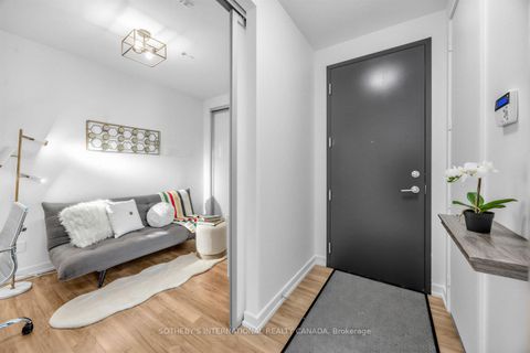 Photo 16 at 714 - 377 Madison Avenue, Casa Loma, Toronto