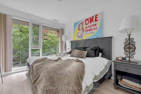 Photo 14 at TH 101 - 32 Davenport Road, Annex, Toronto