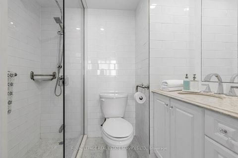 Photo 8 at 706 - 3000 Bathurst Street, Lawrence, Toronto