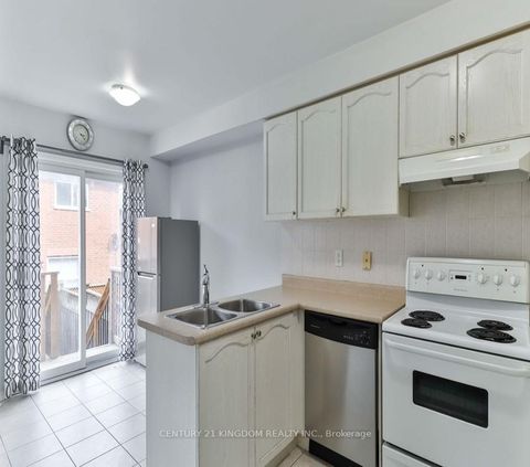 Photo 10 at 761 Joe Persechini Drive, Summerhill Estates, Newmarket