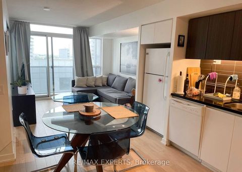 Photo 3 at 805 - 85 Queens Wharf Road, Waterfront Communities C1, Toronto
