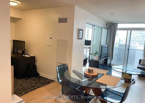 Photo 6 at 805 - 85 Queens Wharf Road, Waterfront Communities C1, Toronto
