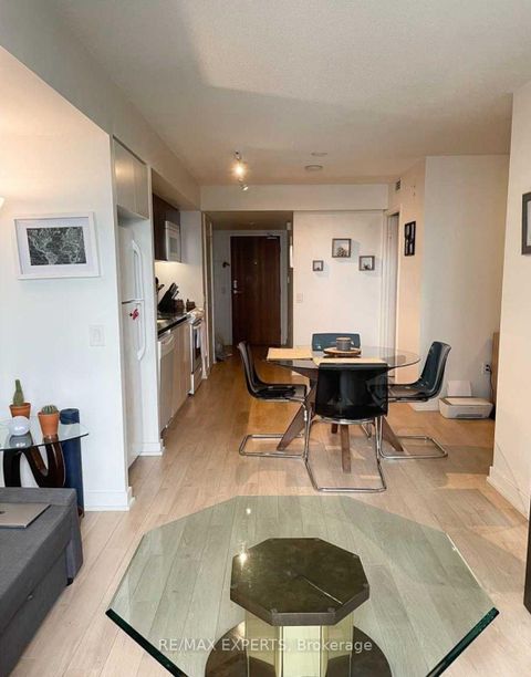 Photo 8 at 805 - 85 Queens Wharf Road, Waterfront Communities C1, Toronto