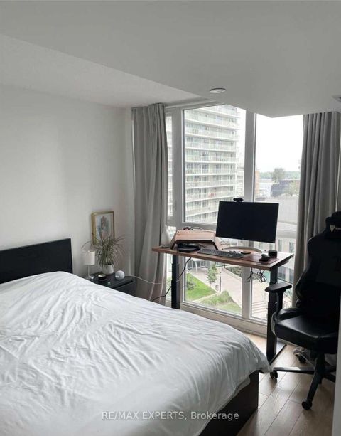 Photo 11 at 805 - 85 Queens Wharf Road, Waterfront Communities C1, Toronto