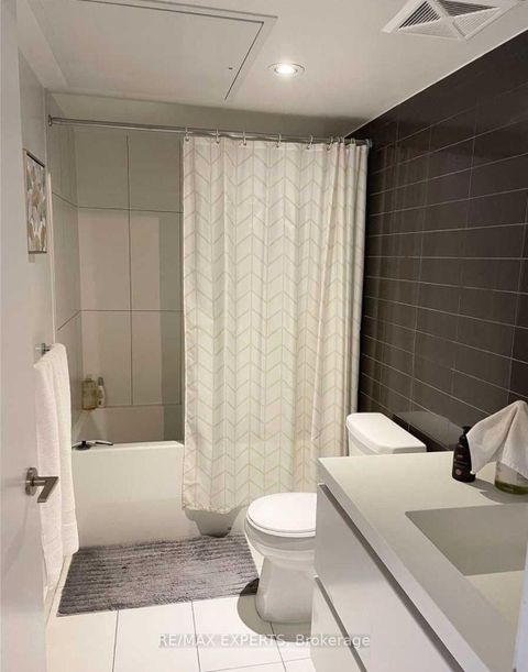 Photo 12 at 805 - 85 Queens Wharf Road, Waterfront Communities C1, Toronto