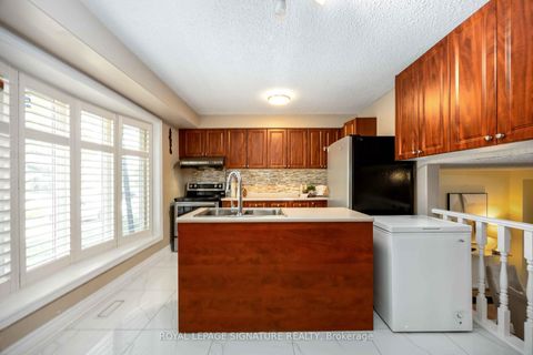 Photo 3 at 104 Billington Crescent, Donalda, Toronto