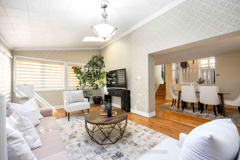 Photo 12 at 104 Billington Crescent, Donalda, Toronto