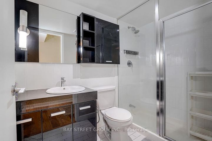 Photo 3 at 1705 - 29 Singer Court, Bayview Village, Toronto