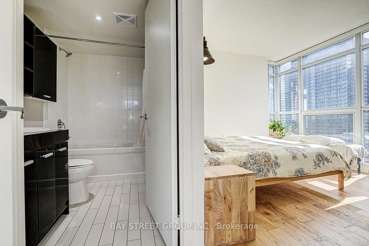 Photo 16 at 1705 - 29 Singer Court, Bayview Village, Toronto