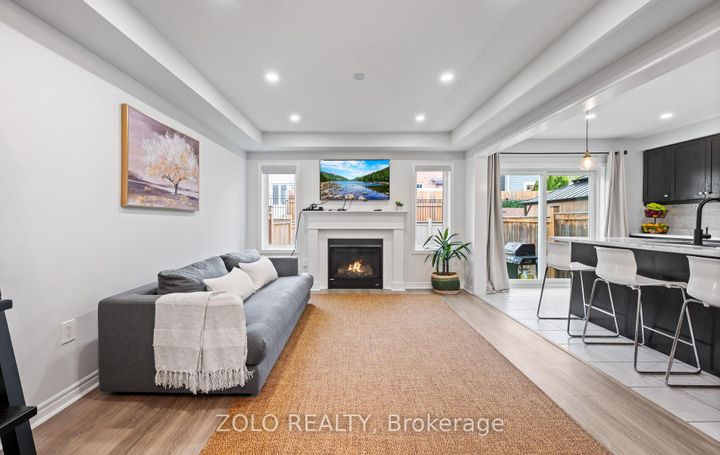 Photo 4 at 26 - 22 Spring Creek Drive, Waterdown, Hamilton