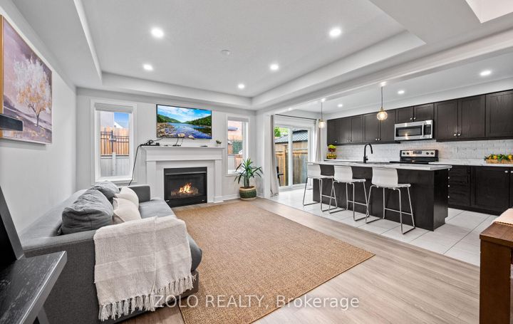 Photo 5 at 26 - 22 Spring Creek Drive, Waterdown, Hamilton