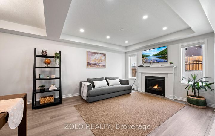 Photo 8 at 26 - 22 Spring Creek Drive, Waterdown, Hamilton