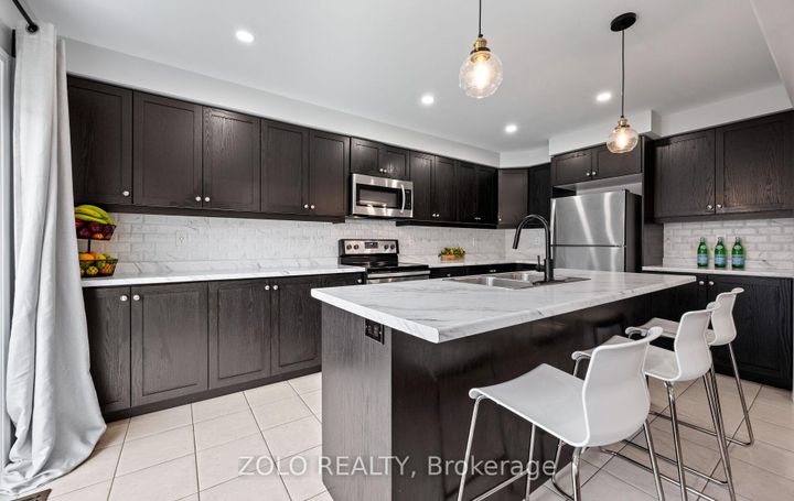 Photo 17 at 26 - 22 Spring Creek Drive, Waterdown, Hamilton