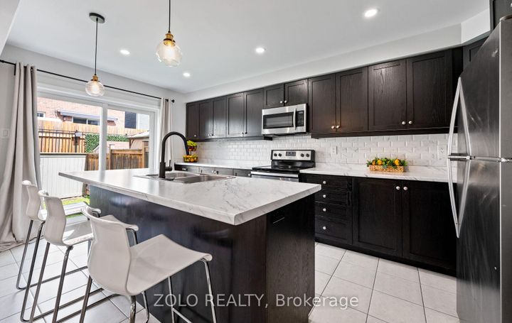 Photo 18 at 26 - 22 Spring Creek Drive, Waterdown, Hamilton