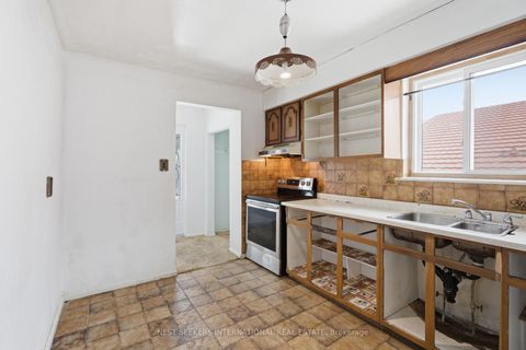 Photo 6 at 57 Lakeland Drive, Beaumonde Heights, Toronto