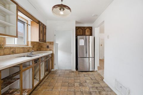 Photo 7 at 57 Lakeland Drive, Beaumonde Heights, Toronto