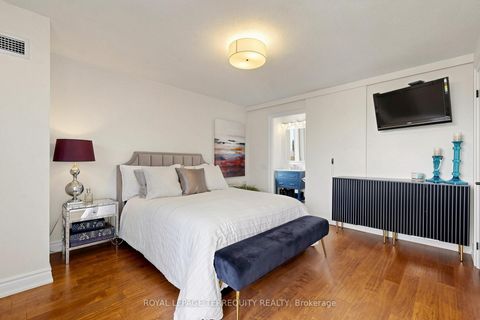 Photo 16 at LPH 1 - 2 Clairtrell Road, Willowdale East, Toronto