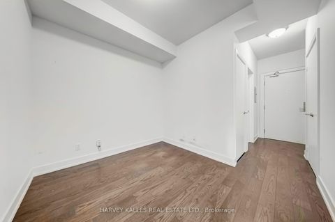 Photo 6 at 914 - 438 King Street W, Waterfront Communities C1, Toronto