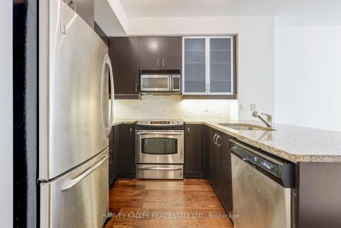 Photo 9 at 914 - 438 King Street W, Waterfront Communities C1, Toronto