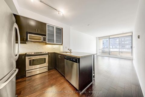 Photo 10 at 914 - 438 King Street W, Waterfront Communities C1, Toronto