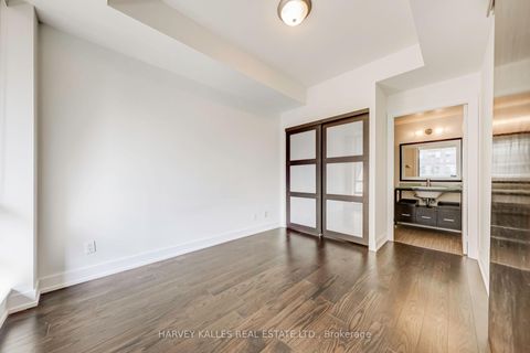 Photo 17 at 914 - 438 King Street W, Waterfront Communities C1, Toronto