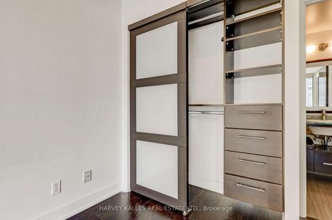 Photo 18 at 914 - 438 King Street W, Waterfront Communities C1, Toronto