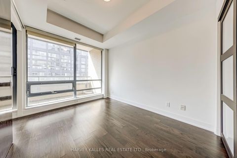 Photo 19 at 914 - 438 King Street W, Waterfront Communities C1, Toronto