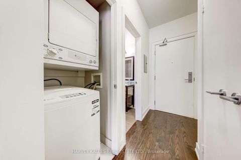 Photo 21 at 914 - 438 King Street W, Waterfront Communities C1, Toronto