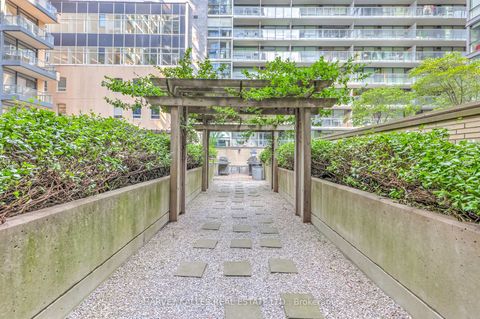 Photo 27 at 914 - 438 King Street W, Waterfront Communities C1, Toronto