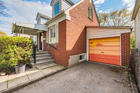 Photo 4 at 26 Roberta Drive, Lawrence, Toronto
