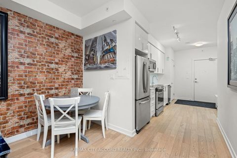 Photo 4 at 311 - 20 Bruyeres Mews, Niagara, Toronto