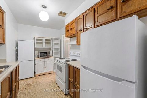Photo 9 at 132 - 4001 Don Mills Road, Hillcrest Village, Toronto