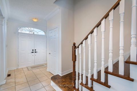 Photo 3 at 41 Tavio Way, Sonoma Heights, Vaughan