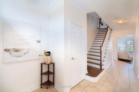 Photo 4 at 41 Tavio Way, Sonoma Heights, Vaughan