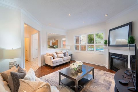 Photo 6 at 41 Tavio Way, Sonoma Heights, Vaughan
