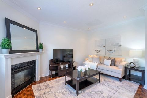 Photo 7 at 41 Tavio Way, Sonoma Heights, Vaughan
