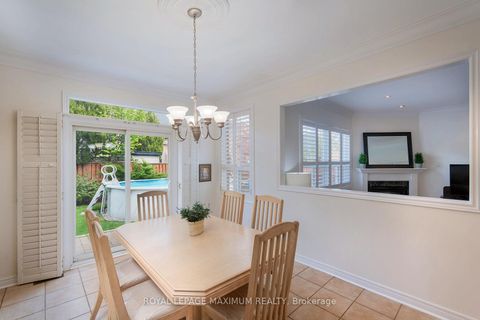 Photo 13 at 41 Tavio Way, Sonoma Heights, Vaughan