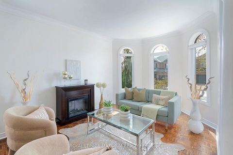 Photo 14 at 41 Tavio Way, Sonoma Heights, Vaughan
