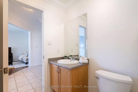 Photo 18 at 41 Tavio Way, Sonoma Heights, Vaughan