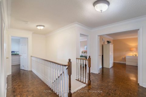 Photo 19 at 41 Tavio Way, Sonoma Heights, Vaughan