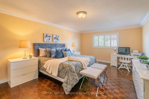 Photo 20 at 41 Tavio Way, Sonoma Heights, Vaughan