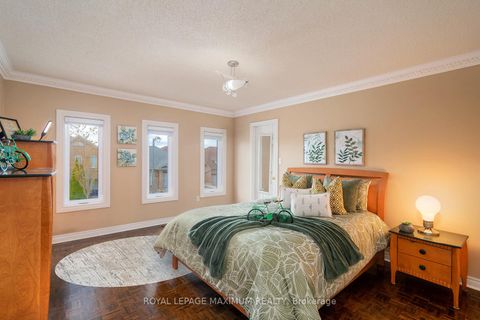 Photo 24 at 41 Tavio Way, Sonoma Heights, Vaughan