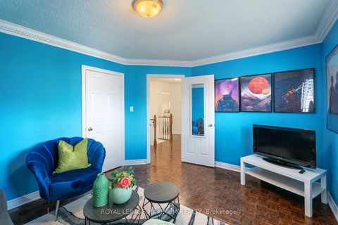 Photo 26 at 41 Tavio Way, Sonoma Heights, Vaughan