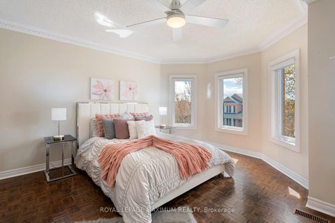 Photo 28 at 41 Tavio Way, Sonoma Heights, Vaughan