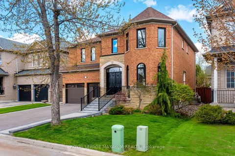 Photo 41 at 41 Tavio Way, Sonoma Heights, Vaughan