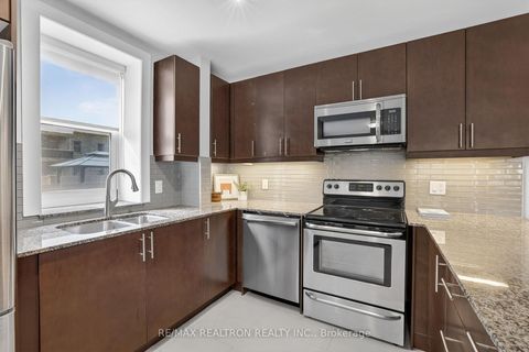 Photo 17 at 106 - 2603 Bathurst Street, Forest Hill North, Toronto