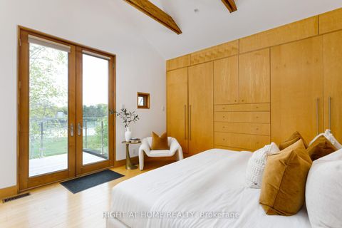 Photo 24 at 16 Marquis Avenue, Kingsway South, Toronto