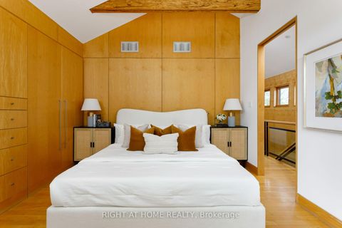 Photo 30 at 16 Marquis Avenue, Kingsway South, Toronto